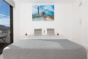 Apartment with heated pool and sea view