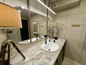 Aesthetic Apartment with Terrace Best Location