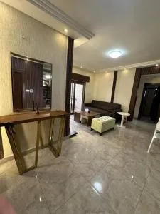 Royal - Wādī as Sīr