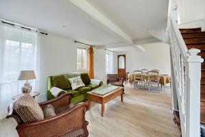 Maisons de vacances La Picane - Belle maison avec piscine et jardin : photos des chambres