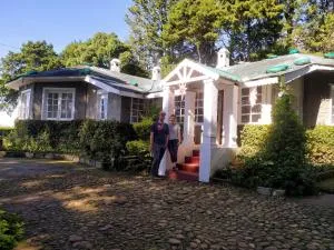 The Gundumalai Bungalow, Munnar - Santhanpara