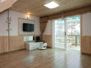 Wonju Sarichi Land in Forest Pension