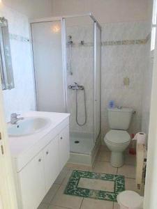 Villas Saint Palais sur Mer - MAISON PROCHE LAC - 5 min a pied du SUPERMARCHE : photos des chambres