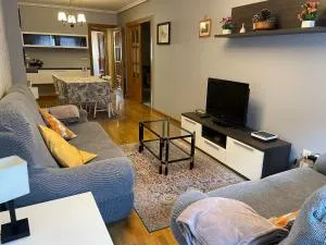 Piso céntrico con plaza de garaje - Columbrianos