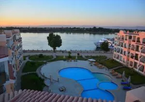 Aton Apartment, Luxor Resort, Minutes from City Center - El Dab‘îya