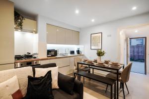 Trendy 2 Bed in Maida Vale with Private Garden