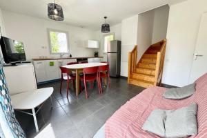 Maisons de vacances Maisonnette tout confort - Golf - Piscine : photos des chambres