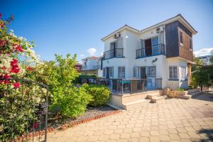 Stunning Serene Villa with Private Pool Breathtaking Views