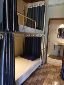 Riverside Garden Backpacker