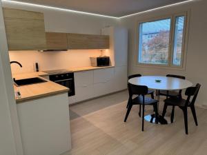 Modern and spacious apartment with a separate bedroom