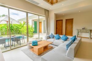Casa Azure 19 - Brand New Villa with Private Pool and Gym with 24-7 Security - Just 15 Min to Bangtao Beach & Boat Avenue