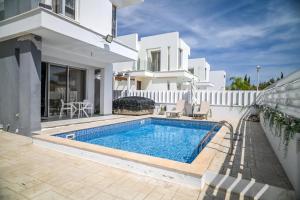 Hi royal villa