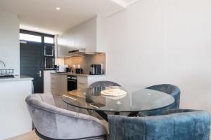 Burmeister 302 - Beach Front Views with Onsite Parking