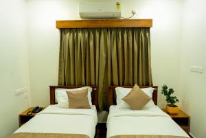 FLY VIEW Airport Residency