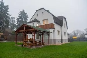 Dům k pronájmu, 16 osob - Chomutov