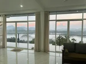 Cloudscape villa peradeniya - Doluwa