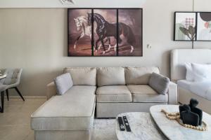 Furnished Studio Apartment In Lake View Jlt