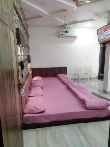 Hotel SR Siddhivinayak Mathura