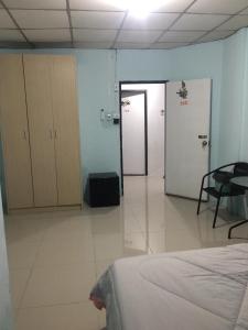 Walking Street Pattaya Beach Ordinary Rooms Guest House วอล์คกิ้งสตรีทพัทยาชายหาดพัทยาห้องธรรมดาเกสท์เฮ้าส์