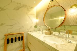 Roppongi House by U - Designers room - Steps to Roppongi Hills & Nightlife