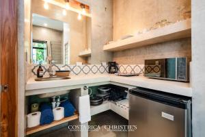 Steps to the Main Surf Break - 6 Bedroom Villa