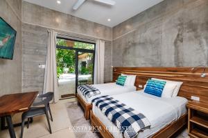 Steps to the Main Surf Break - 6 Bedroom Villa