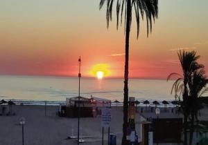 Beautiful penthouse in 1st line of sea with pool