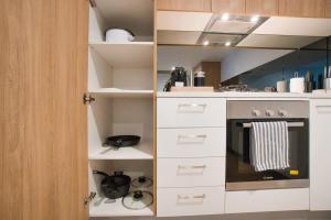 Charming CBD Escape 1BR Apartment with Pool and Gym