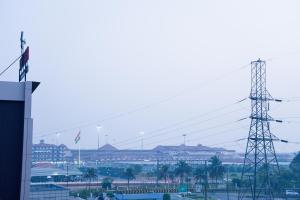 FLY VIEW Airport Residency