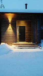 Black Work Levi Aapa