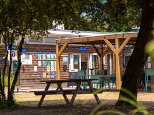 Campings Domaine Residentiel de Plein Air Monplaisir : photos des chambres