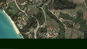 Green, White & Guest Houses by Dimitrios Ballas in Kriopigi, Halkidiki, Greece