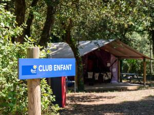 Campings Domaine Residentiel de Plein Air Monplaisir : photos des chambres