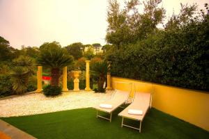 M a i s o n - H e x a g o n Neoclassical Style