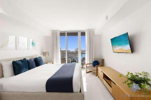 Spectacular Balcony View Retreat Resort Amenities