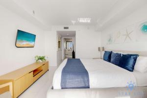 Spectacular Balcony View Retreat Resort Amenities