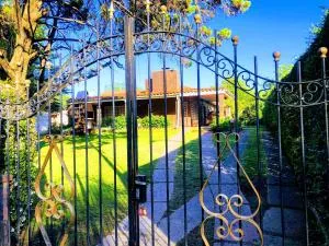 Casa frente al rio San Antonio Playas de Oro Villa Carlos Paz - 维拉帕尔克西基曼