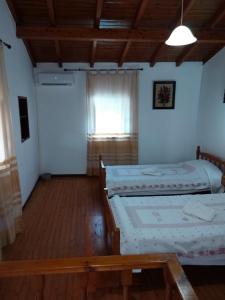 Traditional House with Loft -Michalis House in Kouramades-