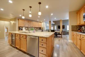 4 Mi to Ski Mt Rose Sleek Reno-Lake Tahoe Home