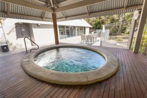 Tarra - Waterfront Retreat