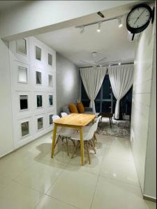 Wallaway2stay Gravit8 Andaman Klang 2 Queen Room