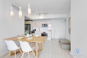 Spacious 2BR Condo, Sleeps 6, Beachwalk Resort