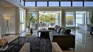 Blue Views Penthouse Beachfront Apartment with Pool