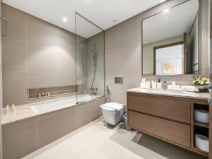 Skyline Serenity Holiday Home I Signature Series 1 Bedroom Apartment I Free Parking, Gym, Pool I