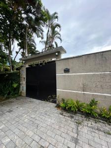 Casa de praia em condomínio com piscina