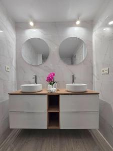 Luxury beach side apartment in Marbella Playa