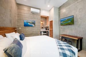 Steps to the Main Surf Break - Casita 1 Dos Hijas