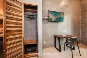 Steps to the Main Surf Break - Casita 1 Dos Hijas