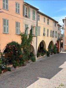 Appartements BIOT-Charmant et coquet F2 : photos des chambres