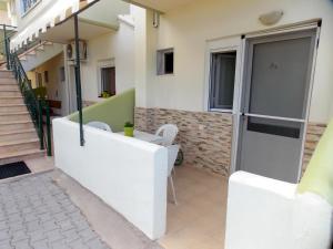 Family Room room in Nikos Apartments